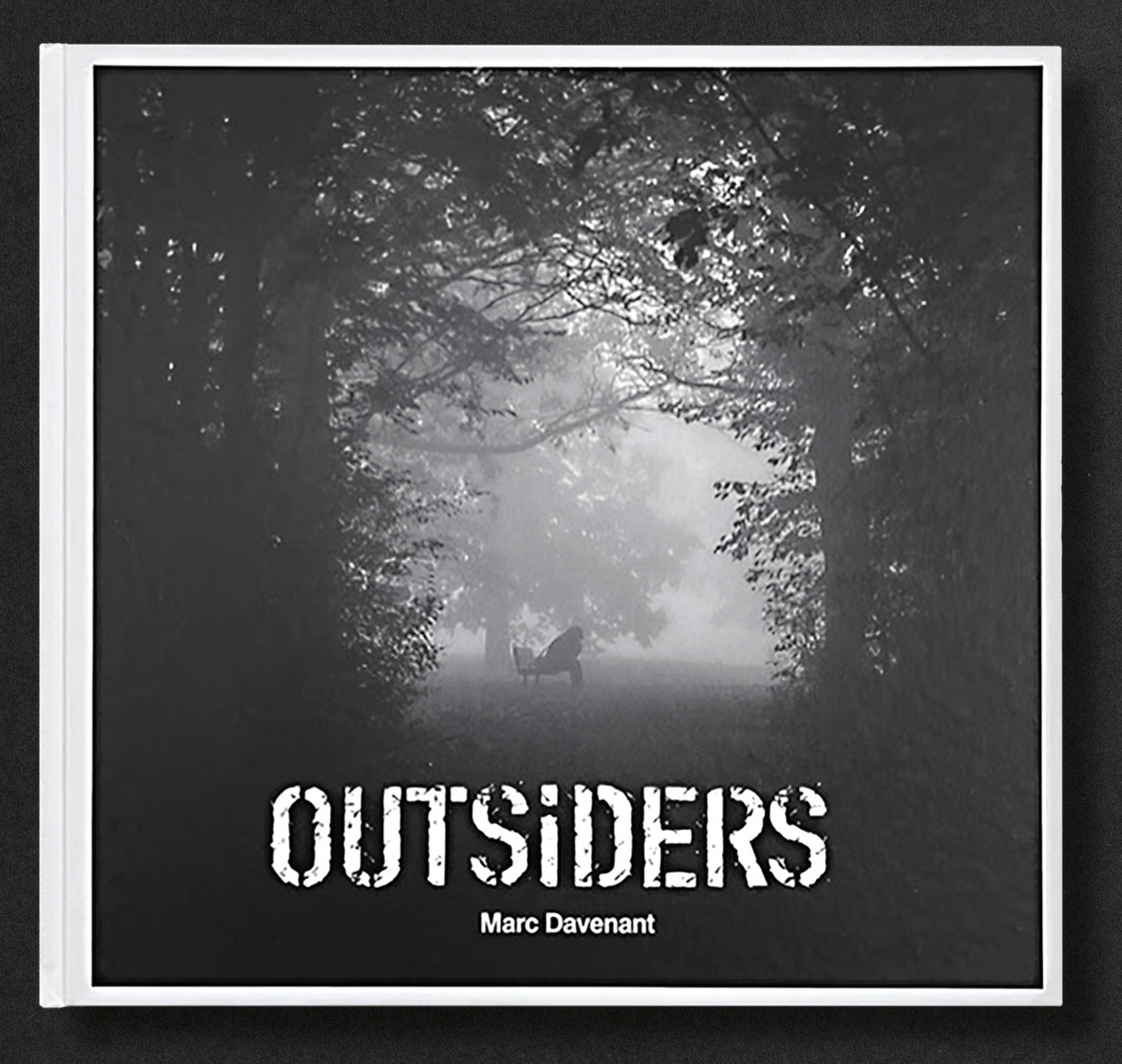 Front cover of the book Outsiders by Marc Davenant